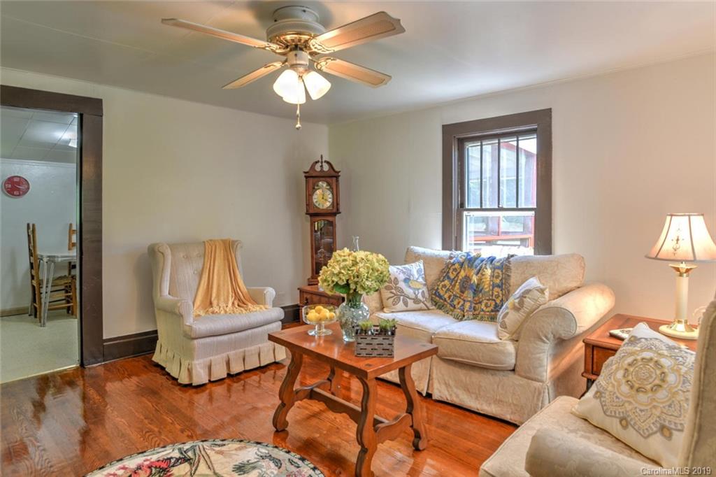 39 Massey Road Asheville, NC 28804 - Photo 7 of 36 Gallery Image 7