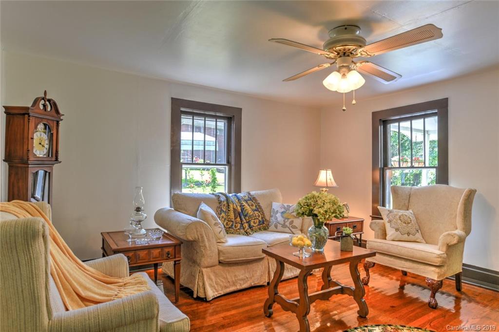 39 Massey Road Asheville, NC 28804 - Photo 8 of 36 Gallery Image 8