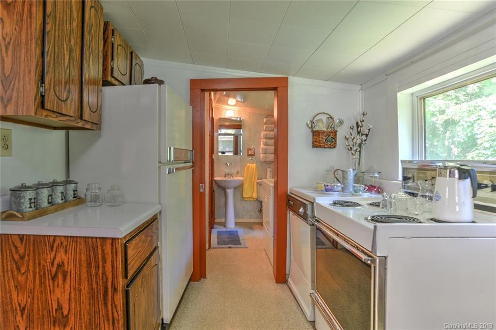 39 Massey Road Asheville, NC 28804 - Photo 10 of 36 Gallery Image 10