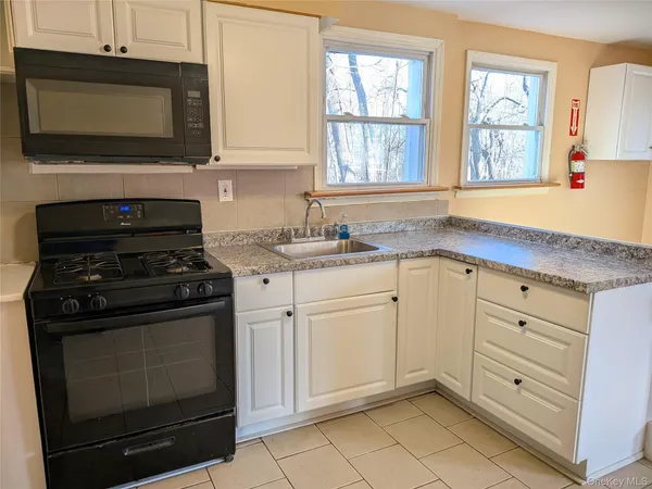 $2,450 | 1521 Highway 208, Unit 3, Washingtonville, NY 10992