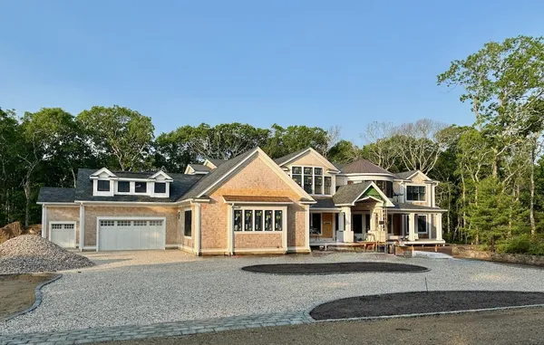 $10,850,000 | 14 Trapps Pond Road, Edgartown, MA 02539