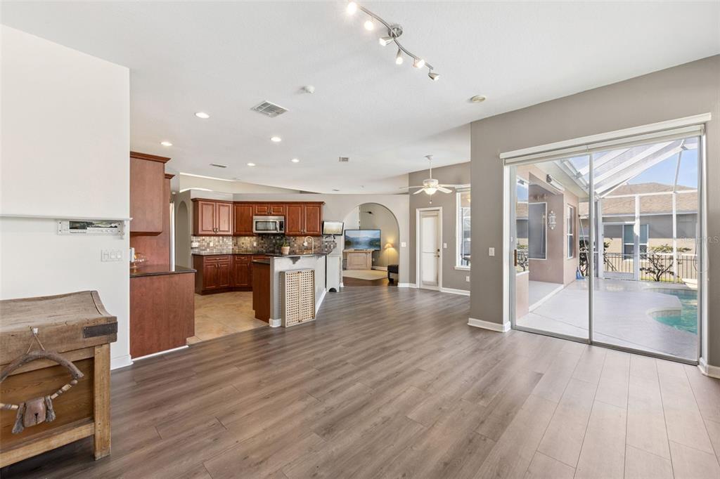 8041 Monier Way Orlando, FL 32835 - Photo 14 of 44