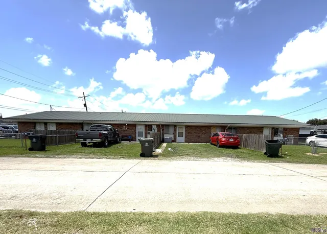 $325,000 | 804 Allen Theriot Avenue, Houma, LA 70363