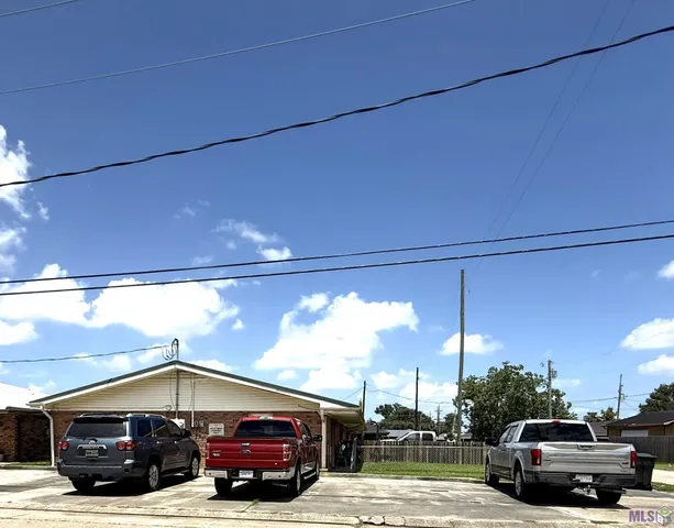$325,000 | 804 Allen Theriot Avenue, Houma, LA 70363