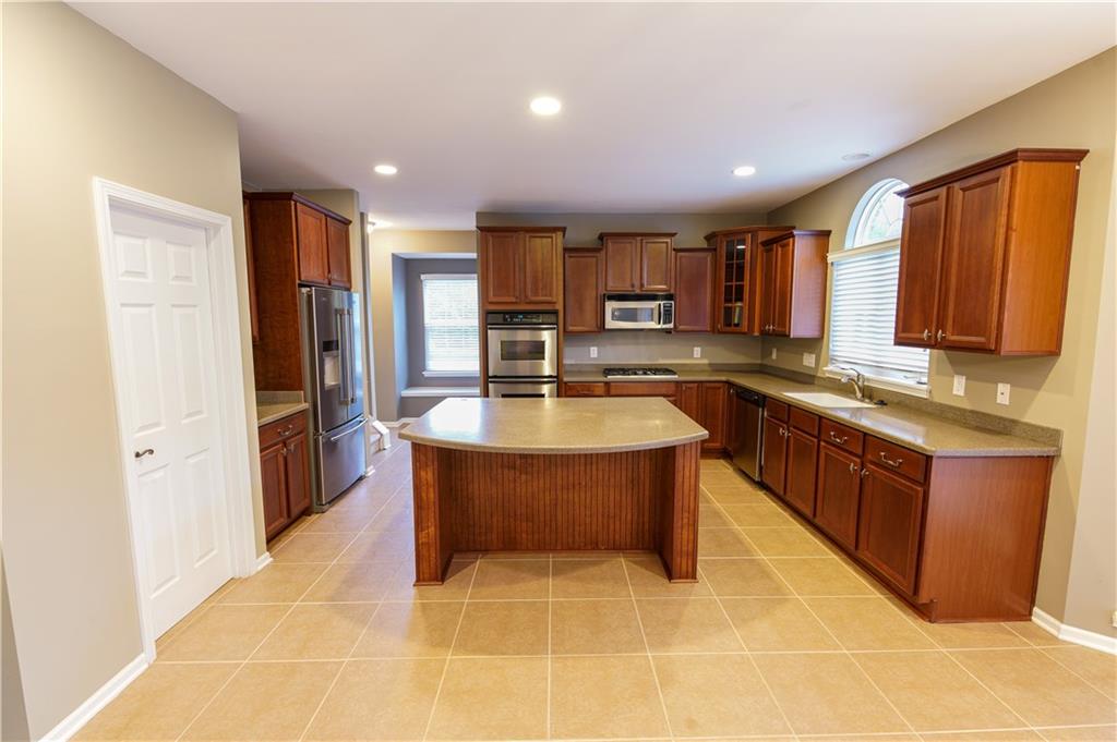 10595 Proposal Pointe Way Fishers, IN 46040 - Photo 3 of 25 Gallery Image 3