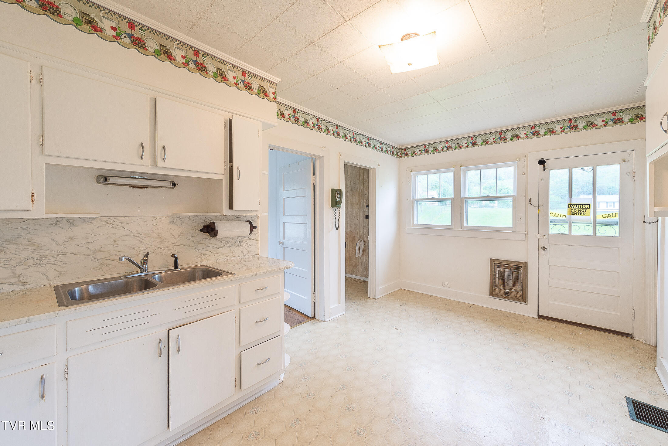 2445 Yuma Road Gate City, VA 24251 - Photo 14 of 66 Kitchen