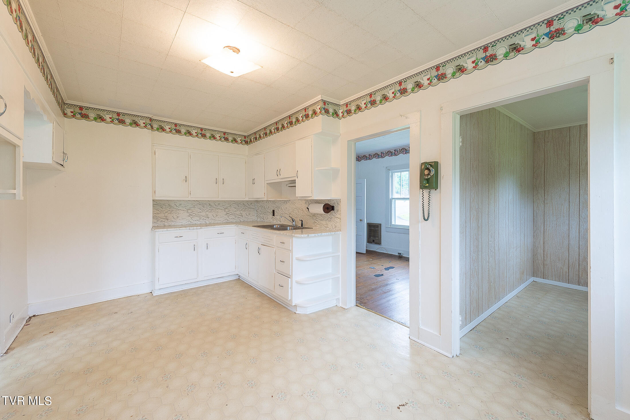 2445 Yuma Road Gate City, VA 24251 - Photo 17 of 66 Kitchen