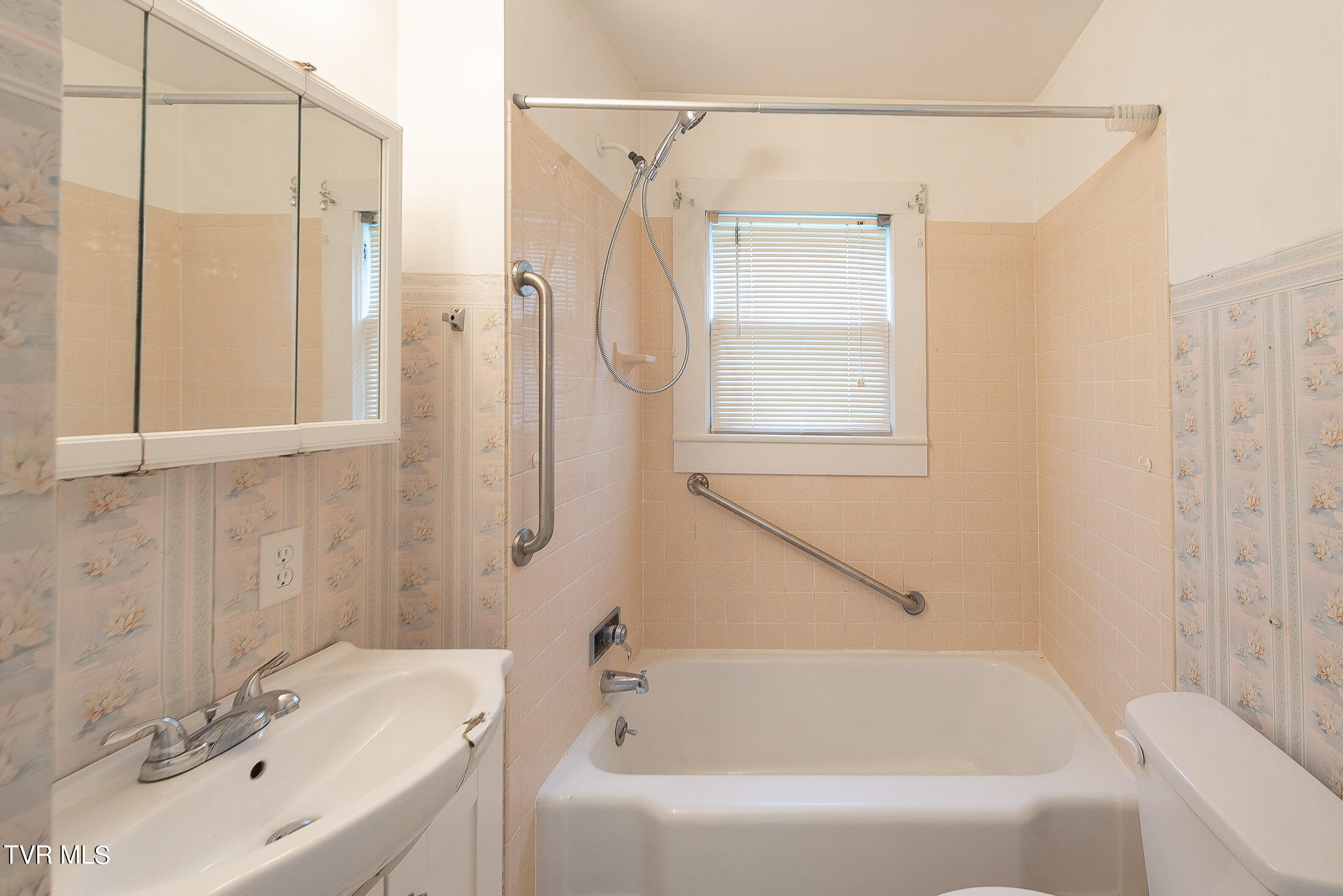 2445 Yuma Road Gate City, VA 24251 - Photo 21 of 66 Bath Rm