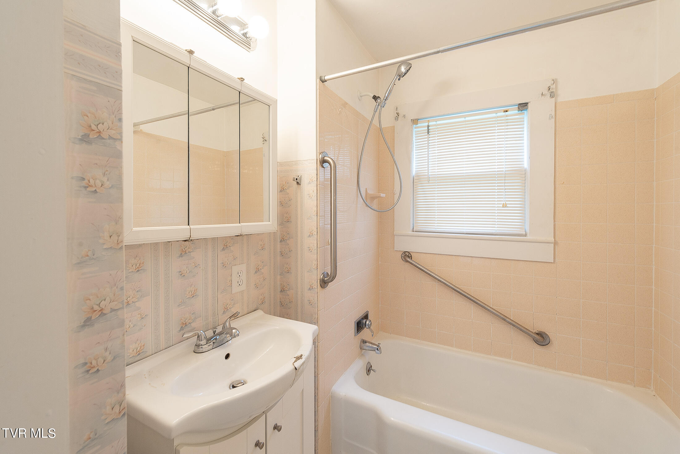 2445 Yuma Road Gate City, VA 24251 - Photo 22 of 66 Bath Rm