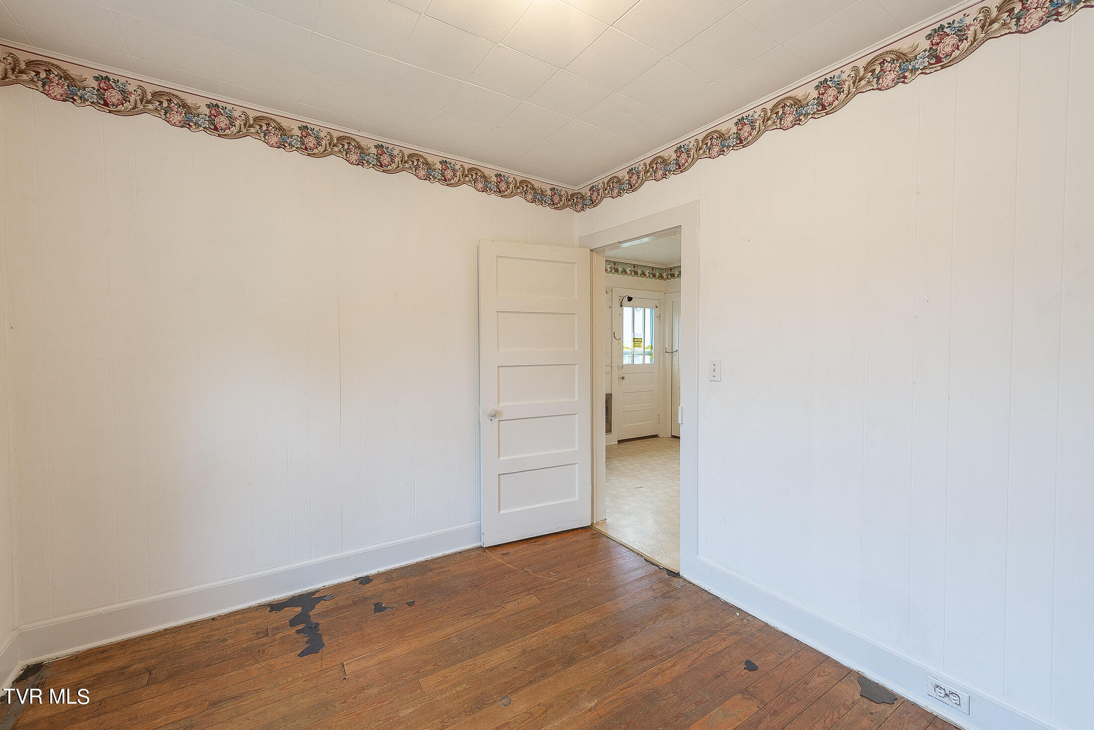 2445 Yuma Road Gate City, VA 24251 - Photo 26 of 66 Bedroom 3
