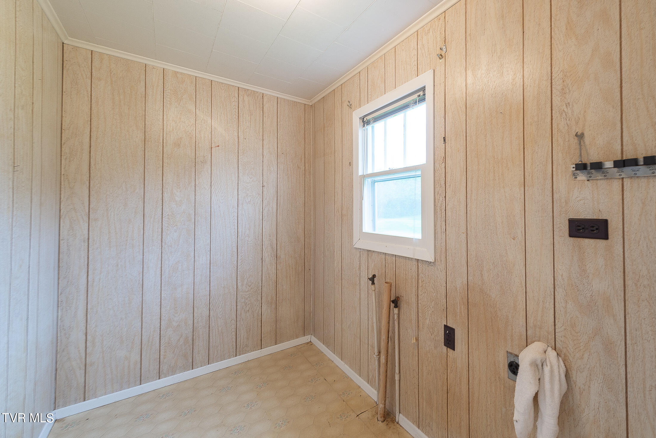 2445 Yuma Road Gate City, VA 24251 - Photo 27 of 66 Laundry