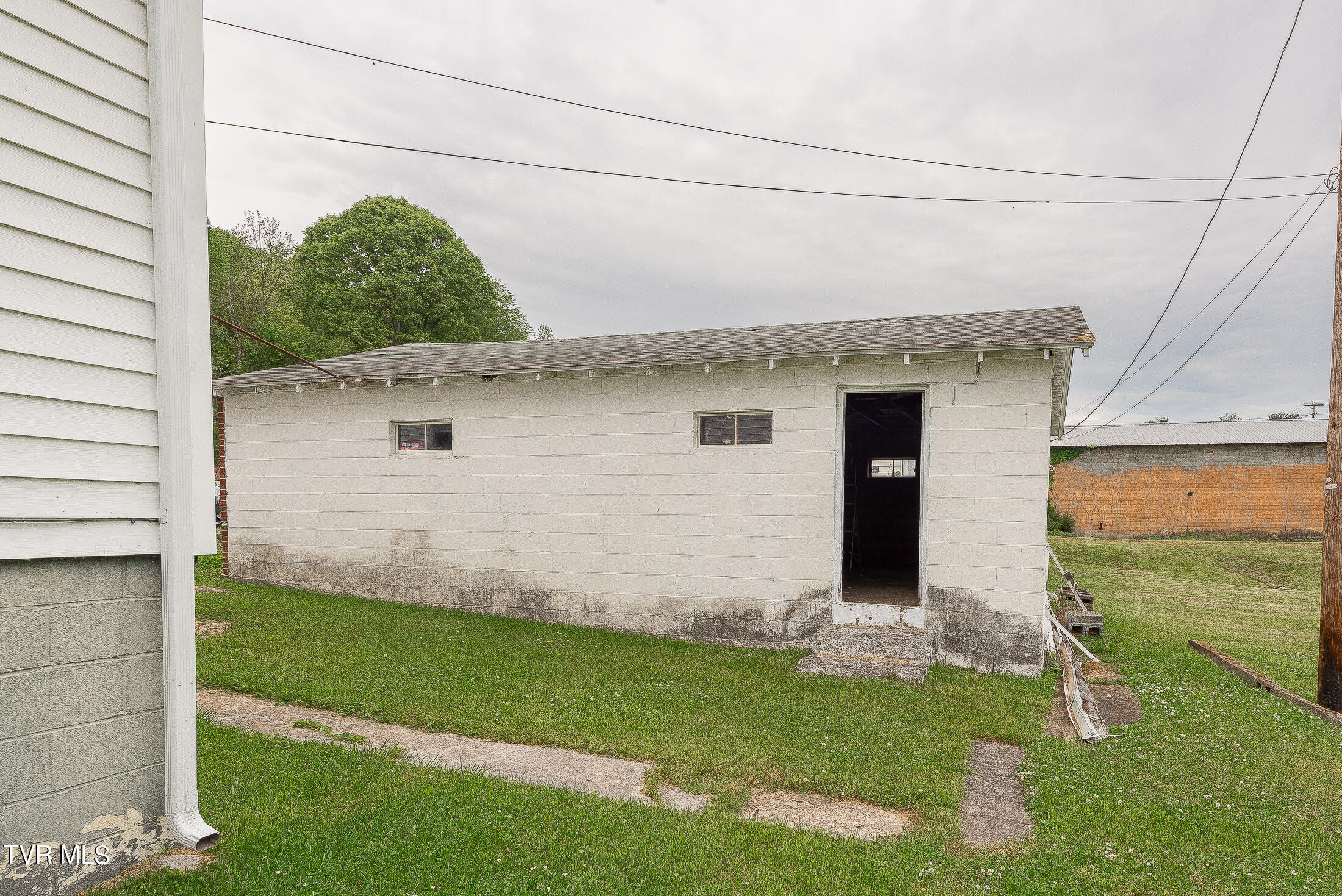 2445 Yuma Road Gate City, VA 24251 - Photo 62 of 66 Garage