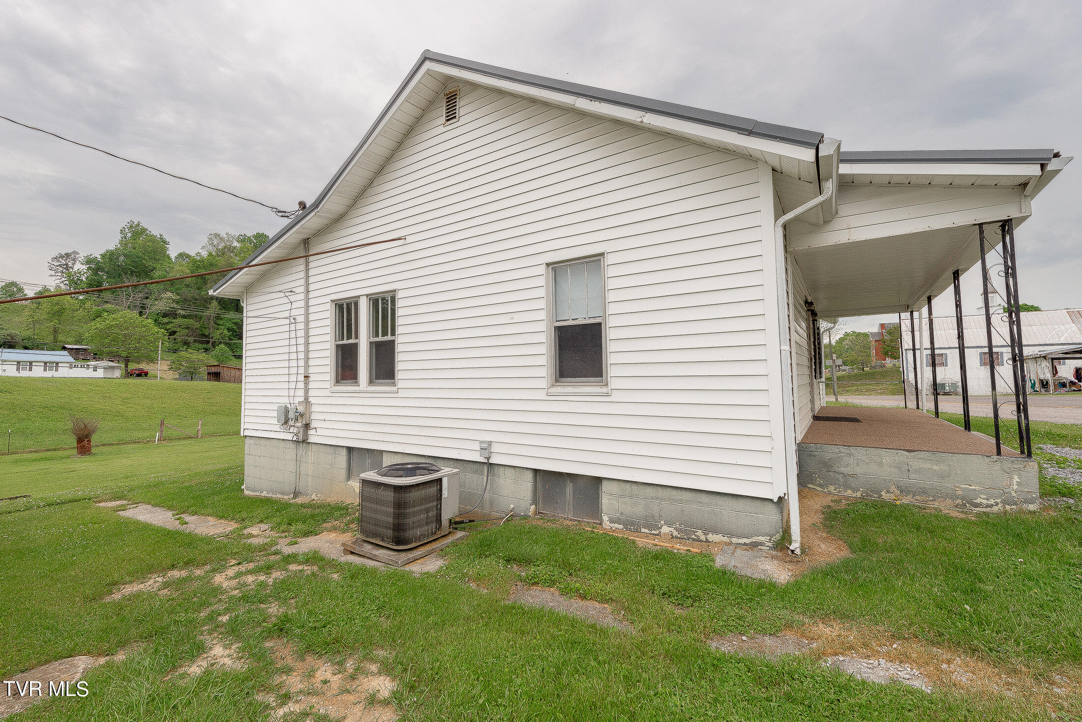 2445 Yuma Road Gate City, VA 24251 - Photo 64 of 66 Side