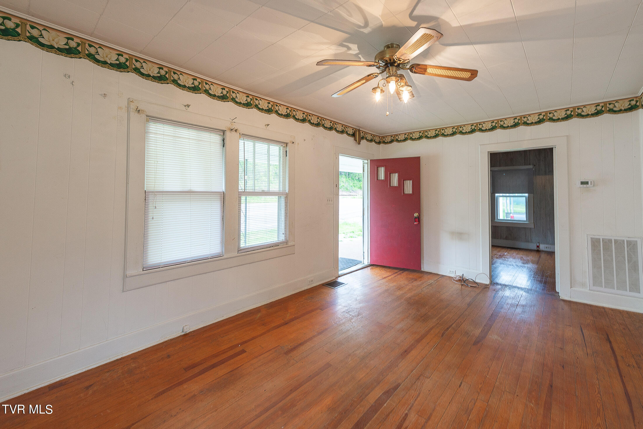 2445 Yuma Road Gate City, VA 24251 - Photo 10 of 66 Living Rm