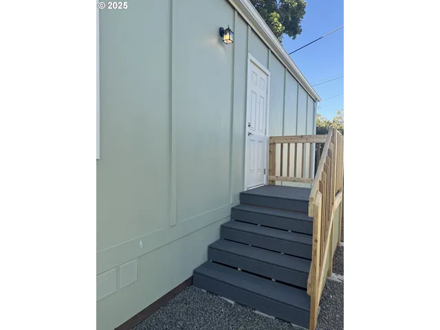 $115,000 | 1085 West 1st Avenue, Unit 8, Junction City, OR 97448