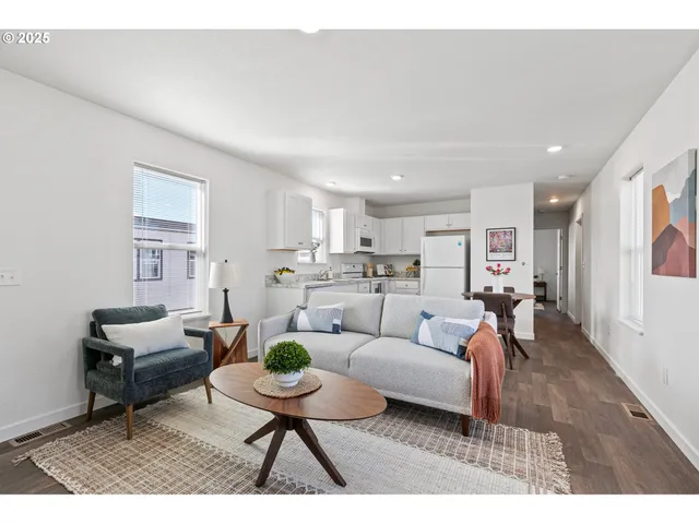 $115,000 | 1085 West 1st Avenue, Unit 8, Junction City, OR 97448