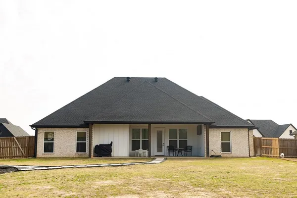 $475,000 | 12432 Maplewood Drive, Lindale, TX 75771