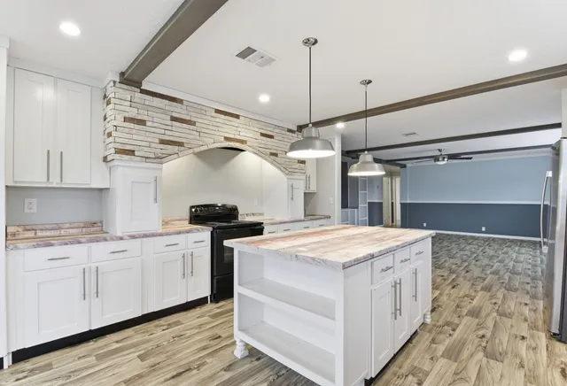 $199,000 | 12245 County Road 37492, Cleveland, TX 77327