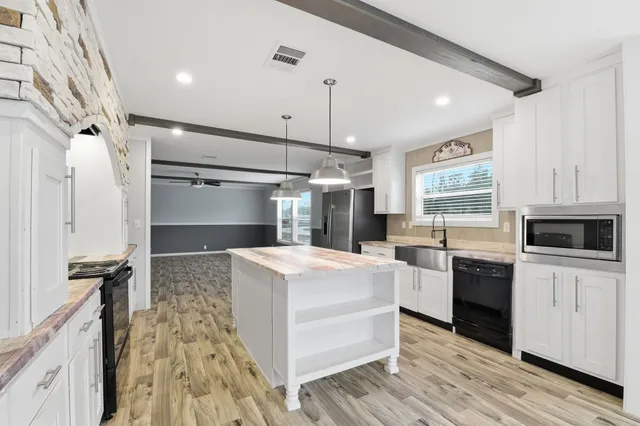 $199,000 | 12245 County Road 37492, Cleveland, TX 77327