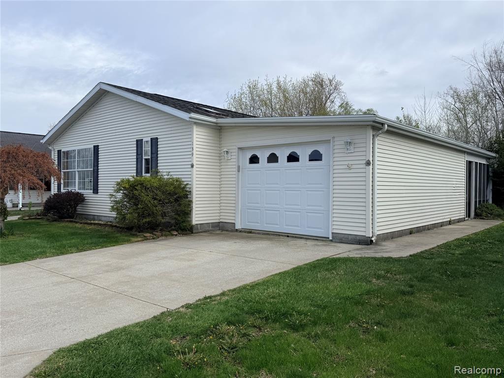 3211 Keewahdin Road, Unit 139 Fort Gratiot, MI 48059 - Photo 2 of 18