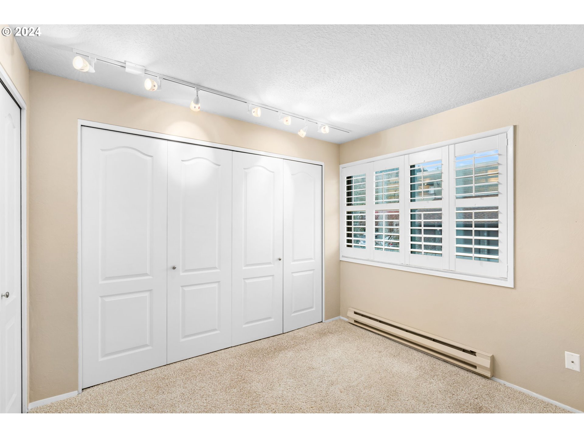 5624 South Riverside Lane, Unit 2 Portland, OR 97239 - Photo 20 of 37 Gallery Image 20