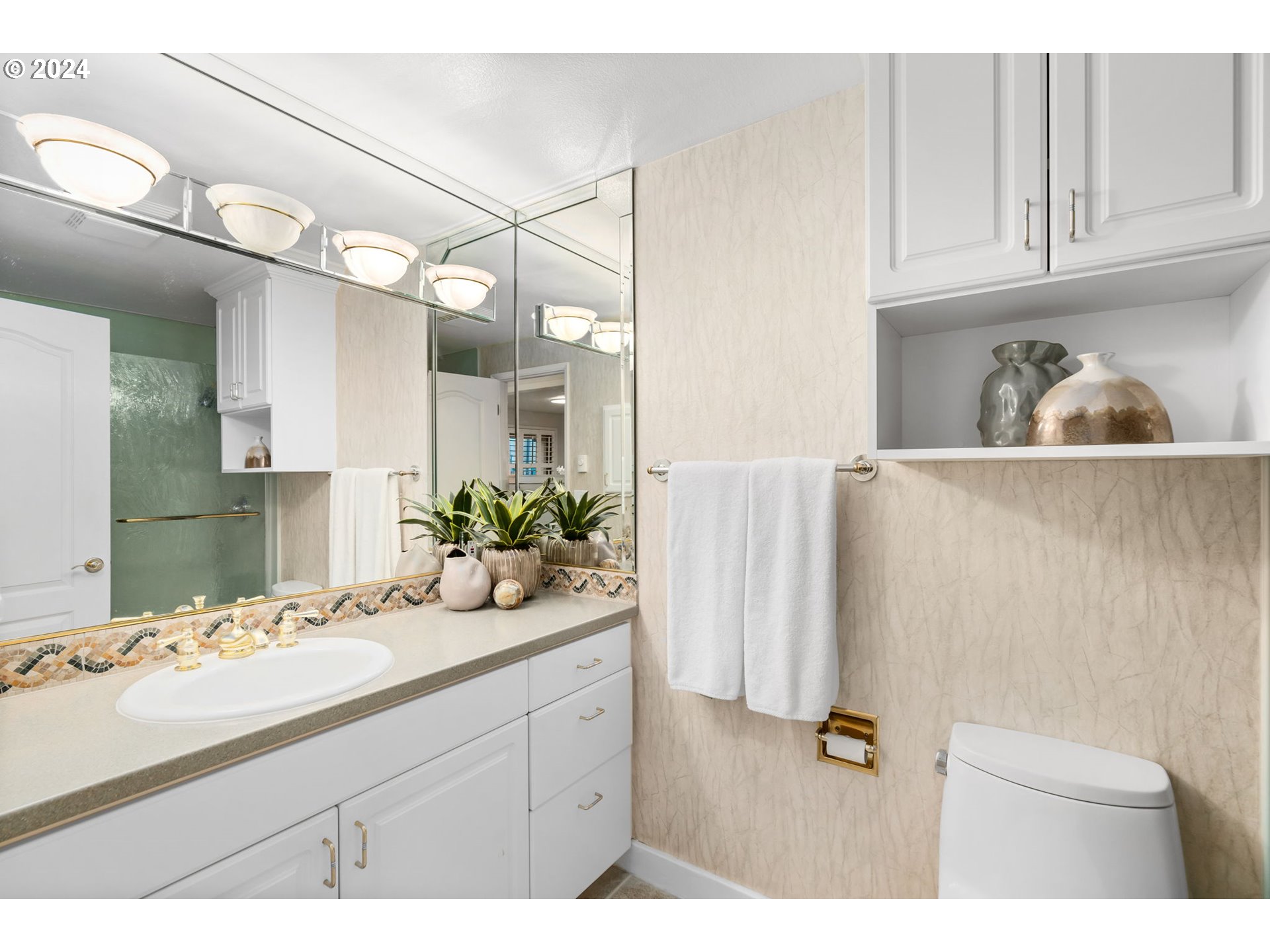 5624 South Riverside Lane, Unit 2 Portland, OR 97239 - Photo 21 of 37 Gallery Image 21