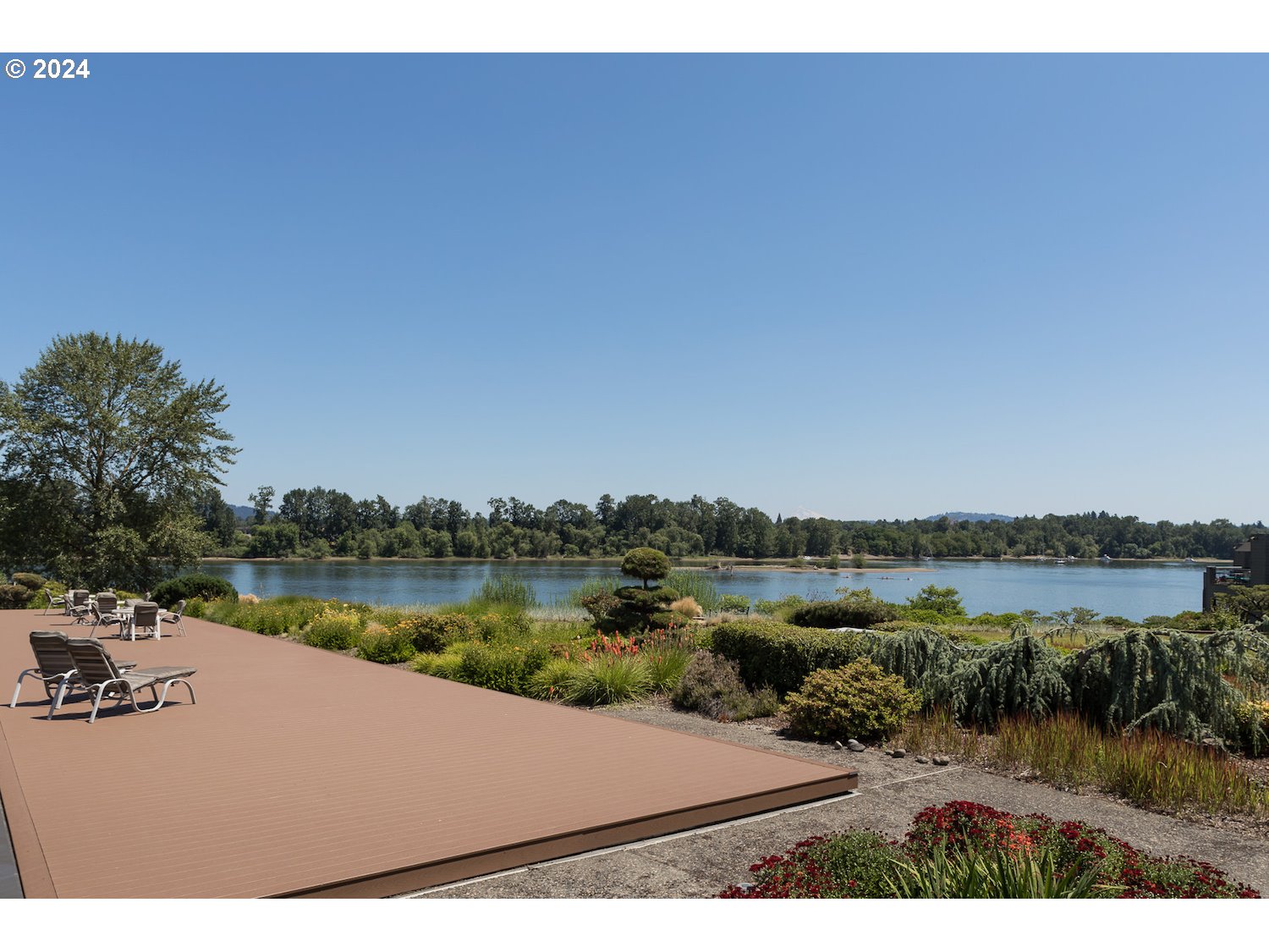 5624 South Riverside Lane, Unit 2 Portland, OR 97239 - Photo 23 of 37 Gallery Image 23