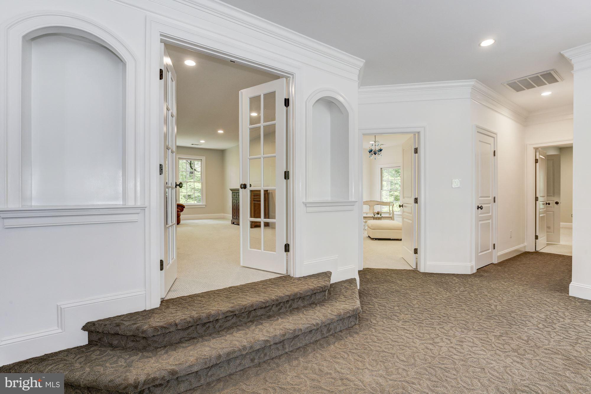 10021 Newhall Road Potomac, MD 20854 - Photo 13 of 30 Upper Level - Gallery