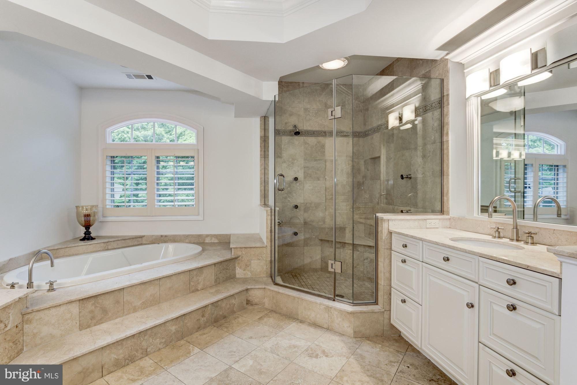 10021 Newhall Road Potomac, MD 20854 - Photo 17 of 30 Upper Level - Master Bath