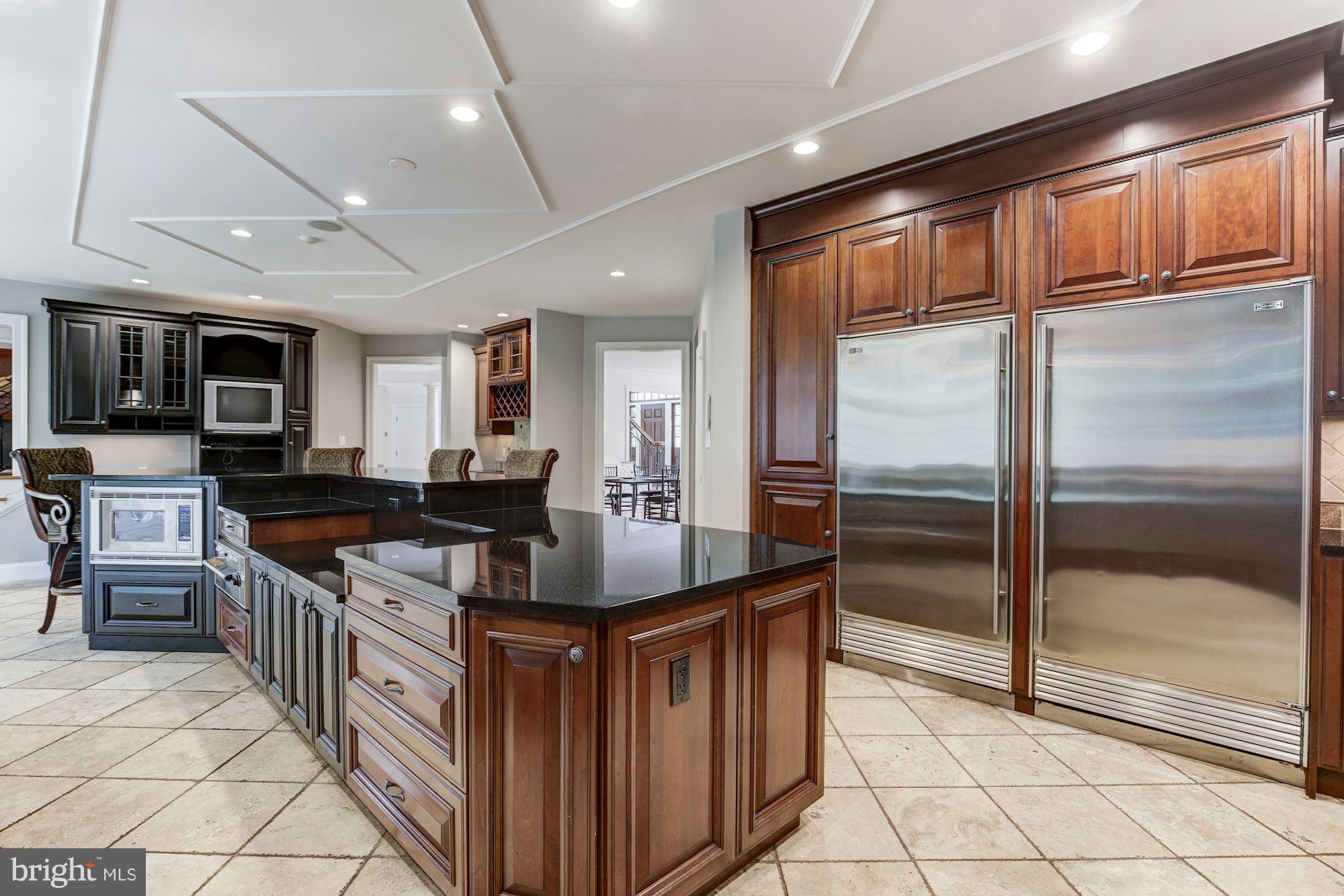 10021 Newhall Road Potomac, MD 20854 - Photo 7 of 30 Main Level - Kitchen