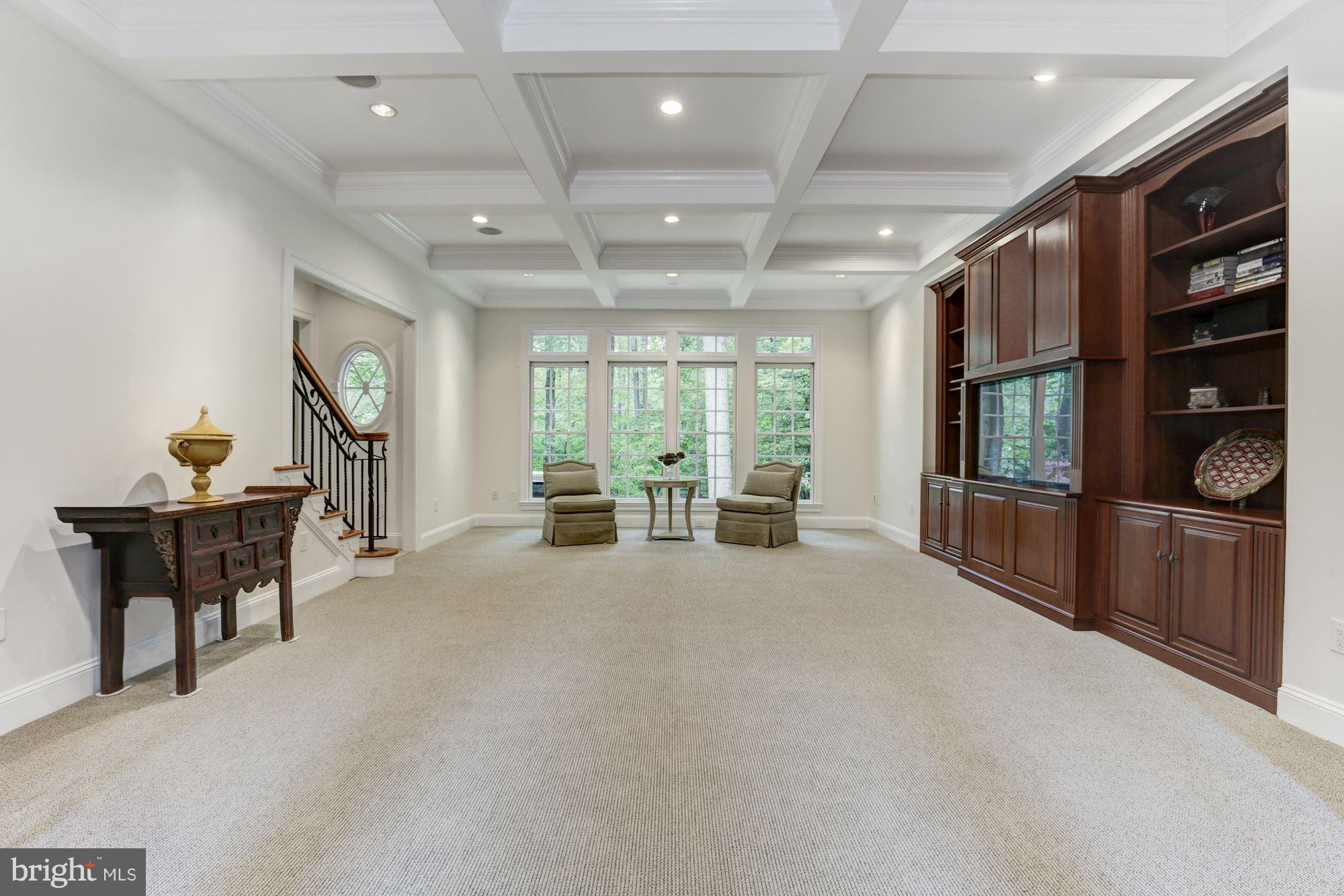 10021 Newhall Road Potomac, MD 20854 - Photo 10 of 30 Main Level - Great Room