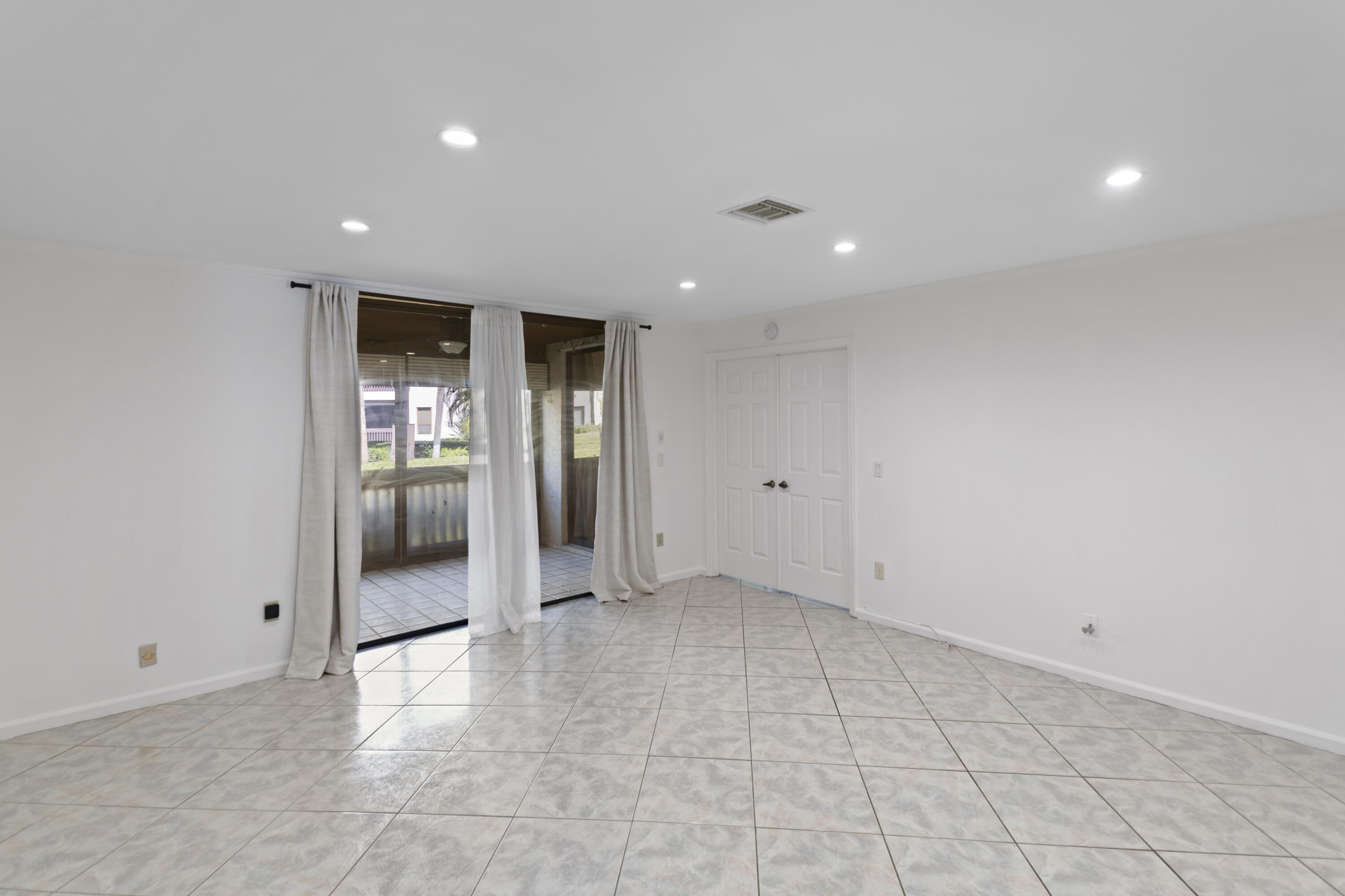 9352 Sable Ridge Circle, Unit C Boca Raton, FL 33428 - Photo 9 of 40 0G1A8801_1