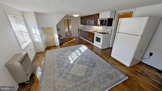 $895 | 117 Main Street, Glen Rock, PA 17327