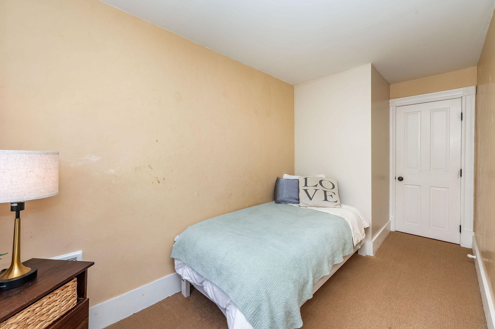 8 Prospect Street Rochester, NH 03867 - Photo 27 of 37