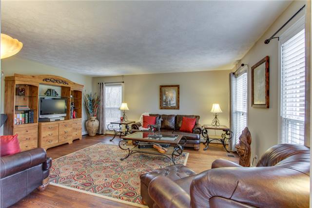 3167 Southall Road Franklin, TN 37064 - Photo 6 of 18 Warm, cozy family room