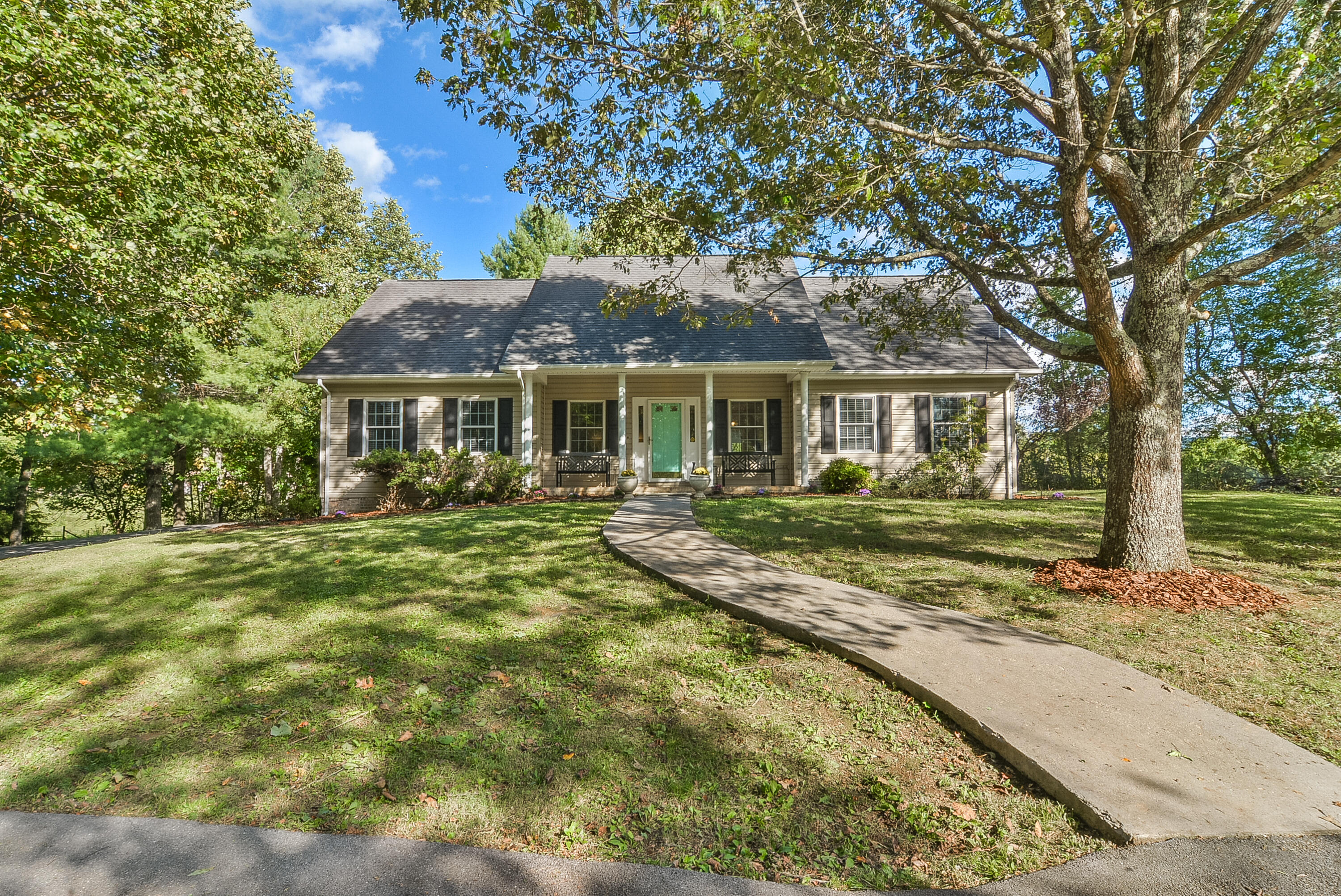 225 Sinking Springs Road Bristol, TN 37620 - Photo 1 of 41 TRB_1314