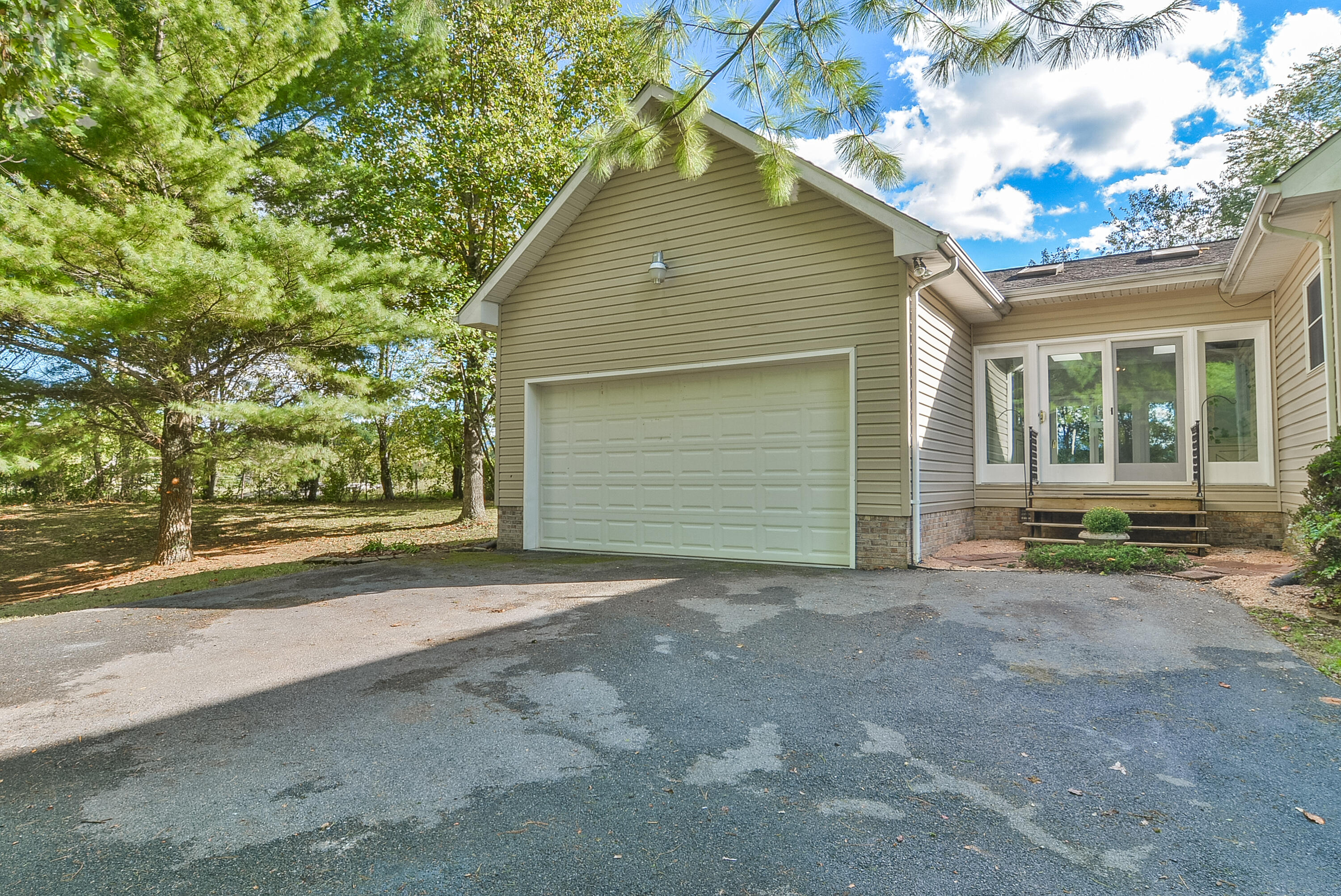 225 Sinking Springs Road Bristol, TN 37620 - Photo 27 of 41 TRB_1311