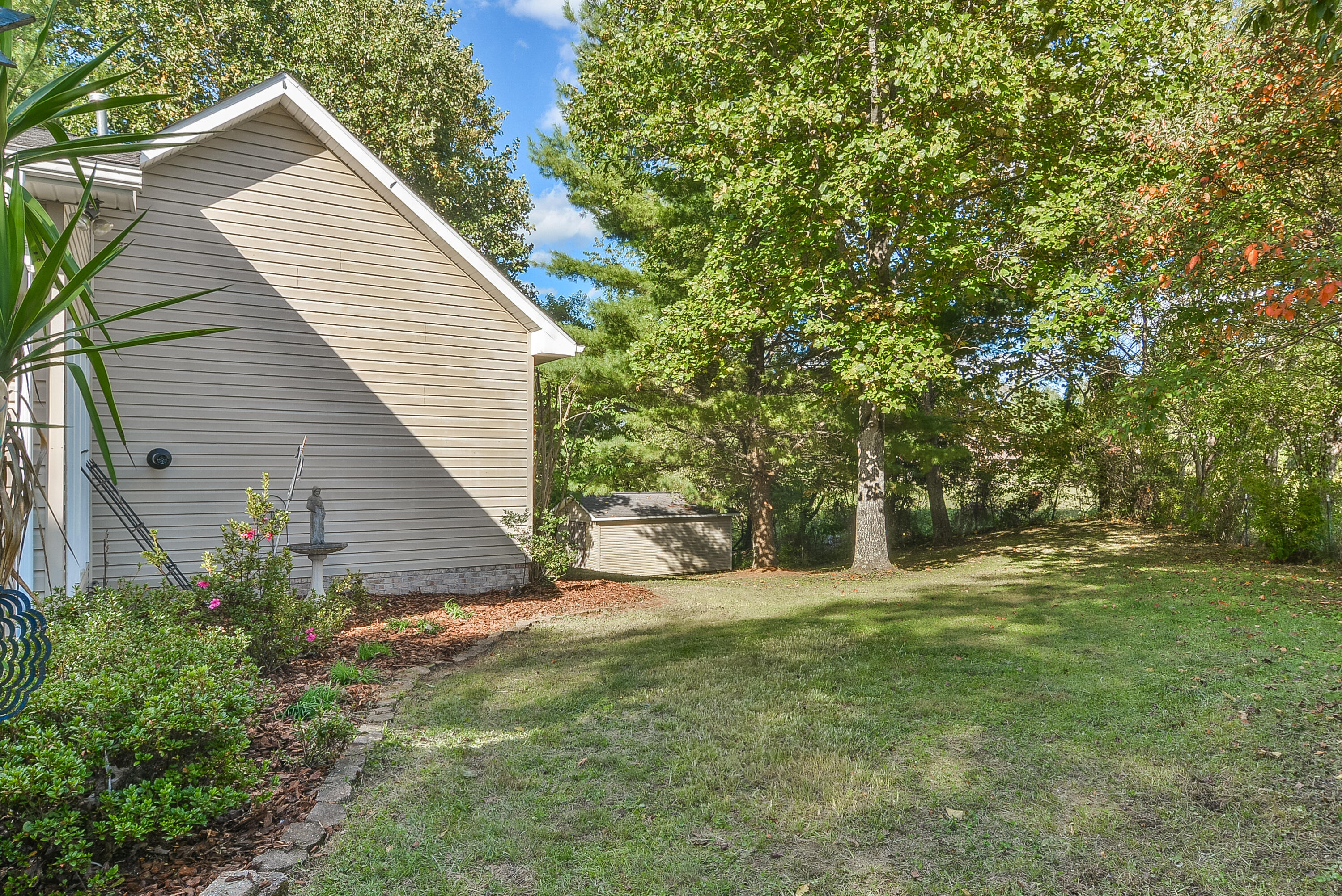 225 Sinking Springs Road Bristol, TN 37620 - Photo 36 of 41 TRB_1305