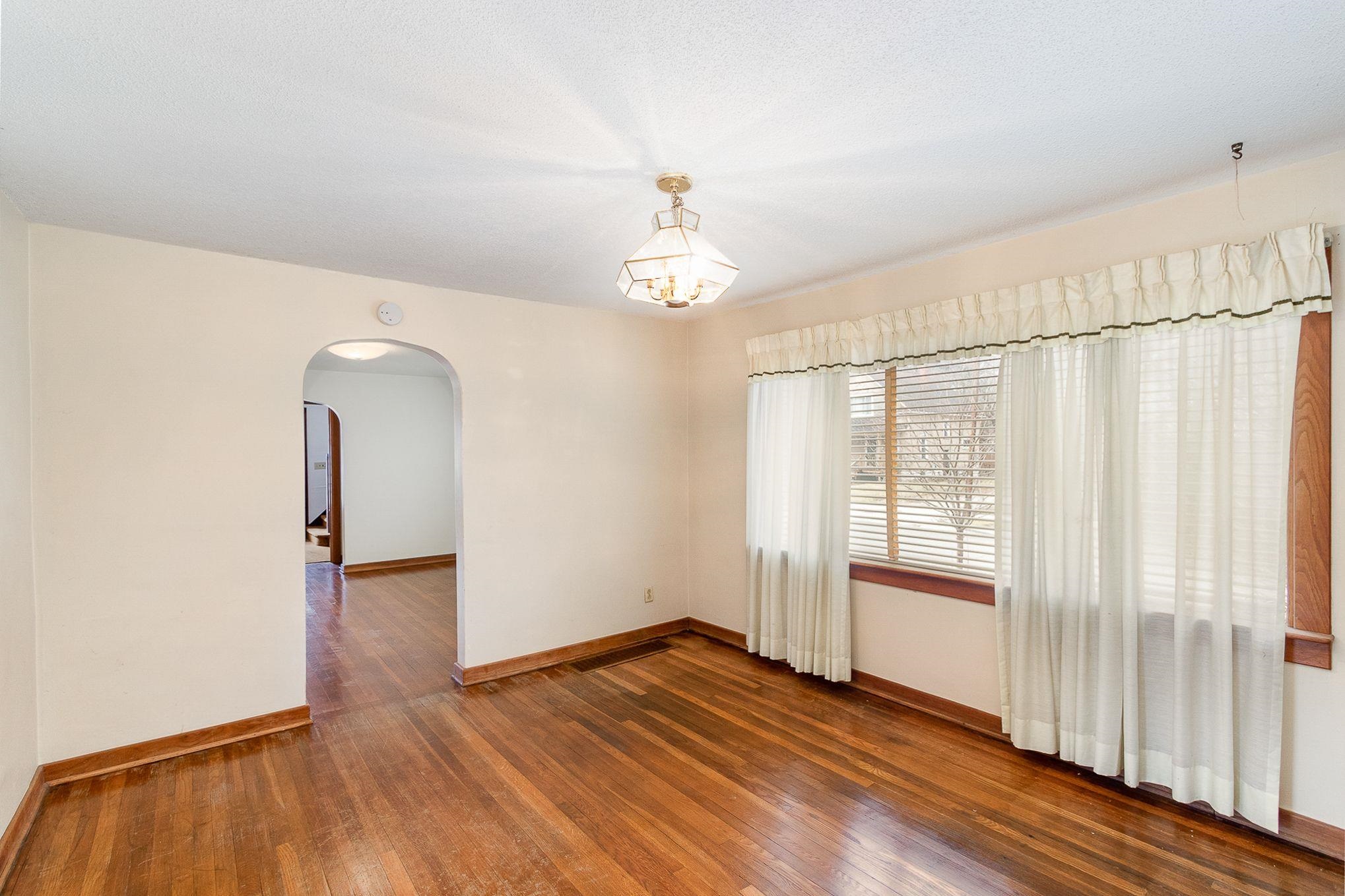 129 Rockingham Avenue Alma, MI 48801 - Photo 11 of 24 1898105-10.JPG