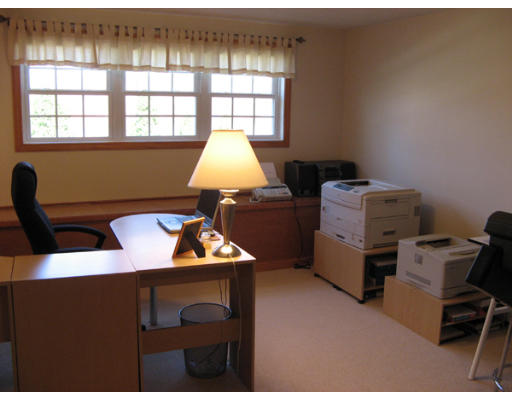 461 Douglas Road Northbridge, MA 01588 - Photo 9 of 16