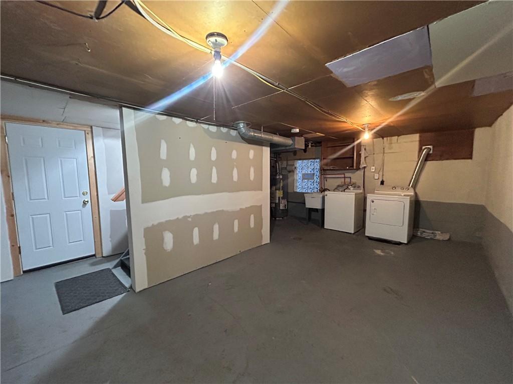 2225 Hampton Street Pittsburgh, PA 15218 - Photo 31 of 36 a view of a garage
