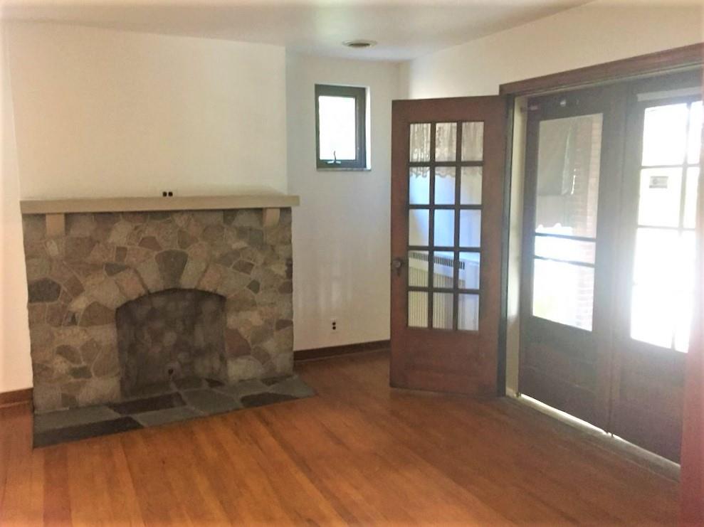 2225 Hampton Street Pittsburgh, PA 15218 - Photo 5 of 20 an empty room with windows