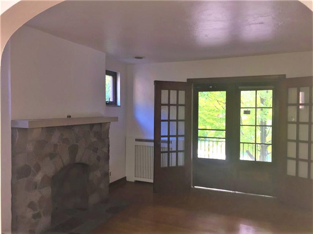 2225 Hampton Street Pittsburgh, PA 15218 - Photo 6 of 20 an empty room with windows