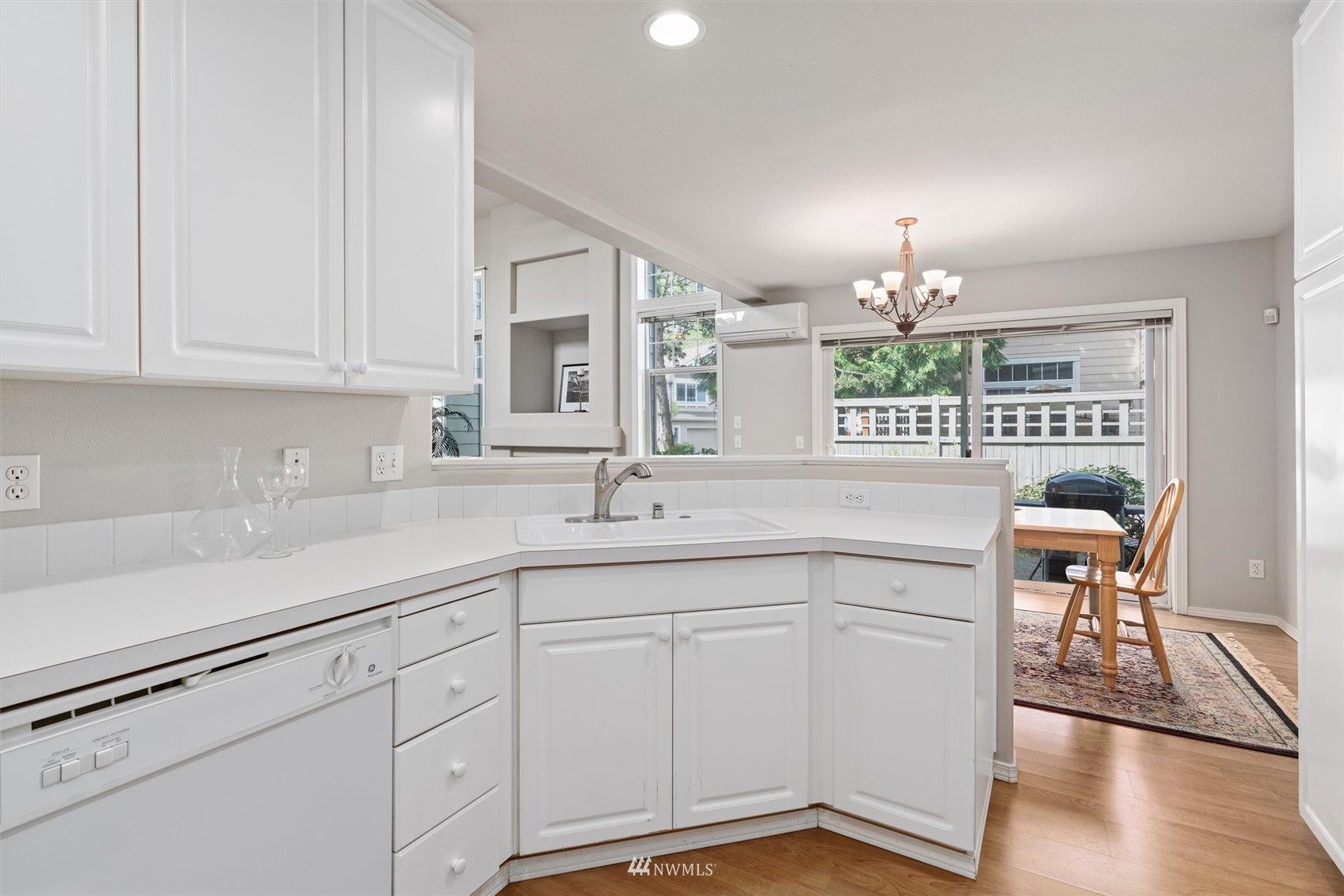 555 Elma Place Northeast Renton, WA 98059 - Photo 12 of 30 Gallery Image 12