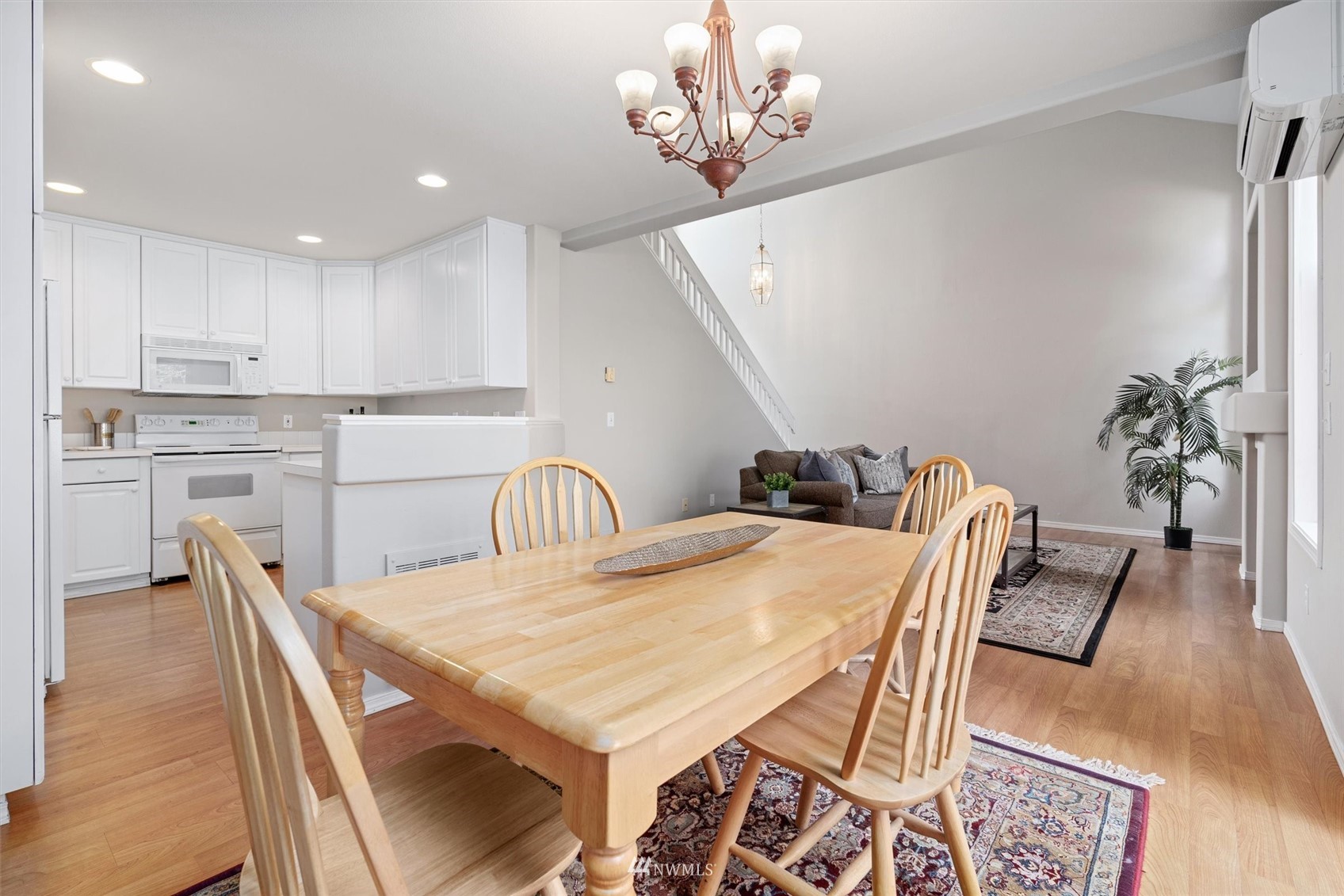 555 Elma Place Northeast Renton, WA 98059 - Photo 13 of 30 Gallery Image 13