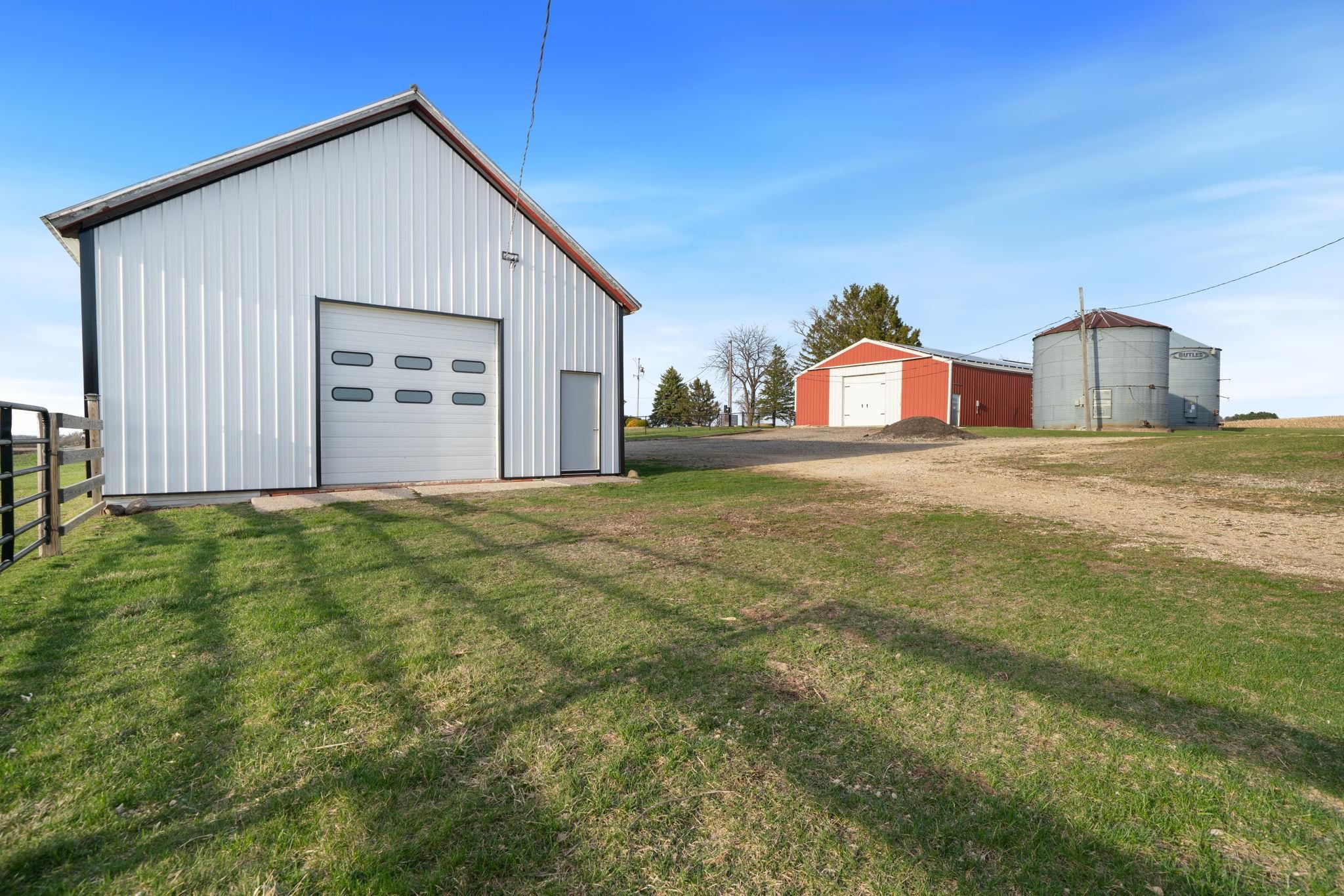 5380 Steward Road Rockford, IL 61101 - Photo 3 of 60