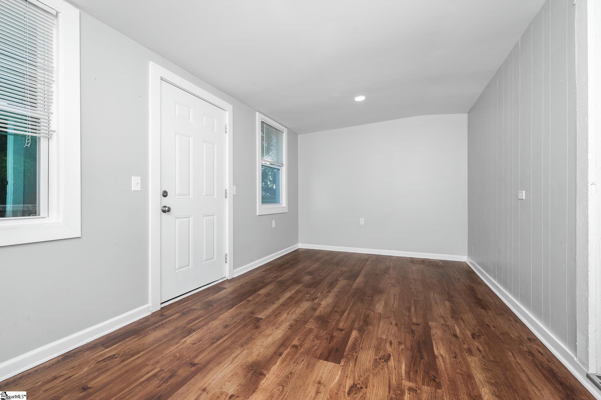 304 Cherry Street Belton, SC 29627 - Photo 4 of 33