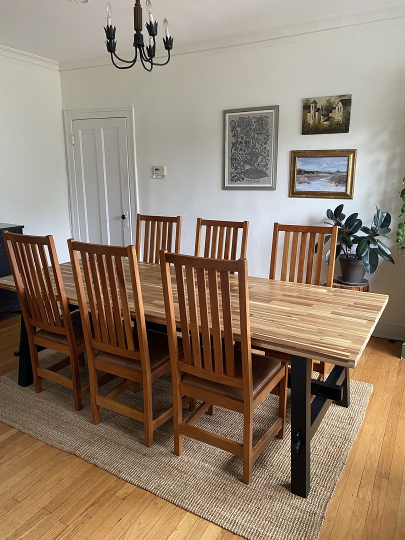1408 West Warner Avenue, Unit 3W Chicago, IL 60613 - Photo 12 of 12 a view of a dining room with furniture