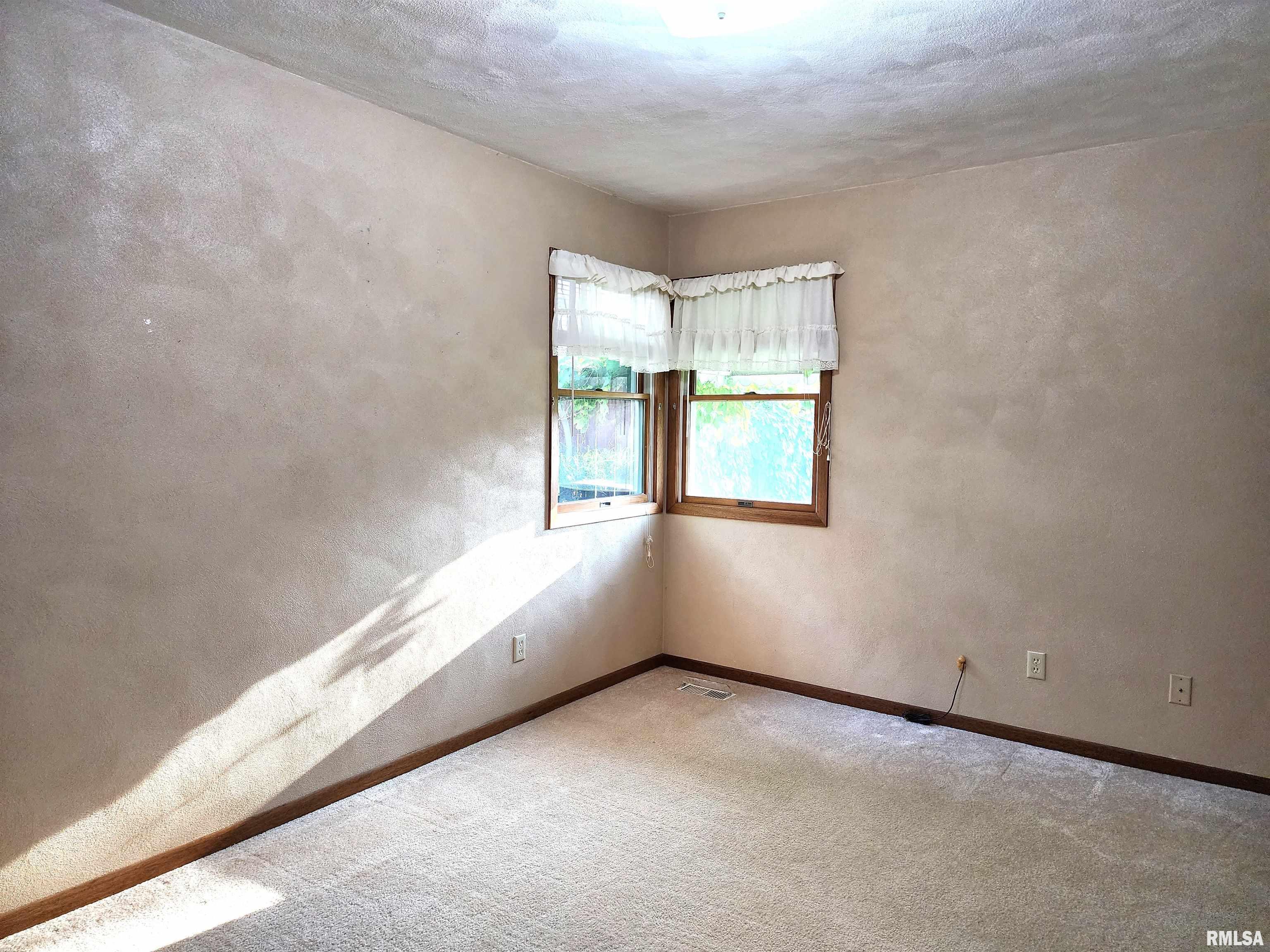 109 North Spring Street Geneseo, IL 61254 - Photo 15 of 23 Gallery Image 15