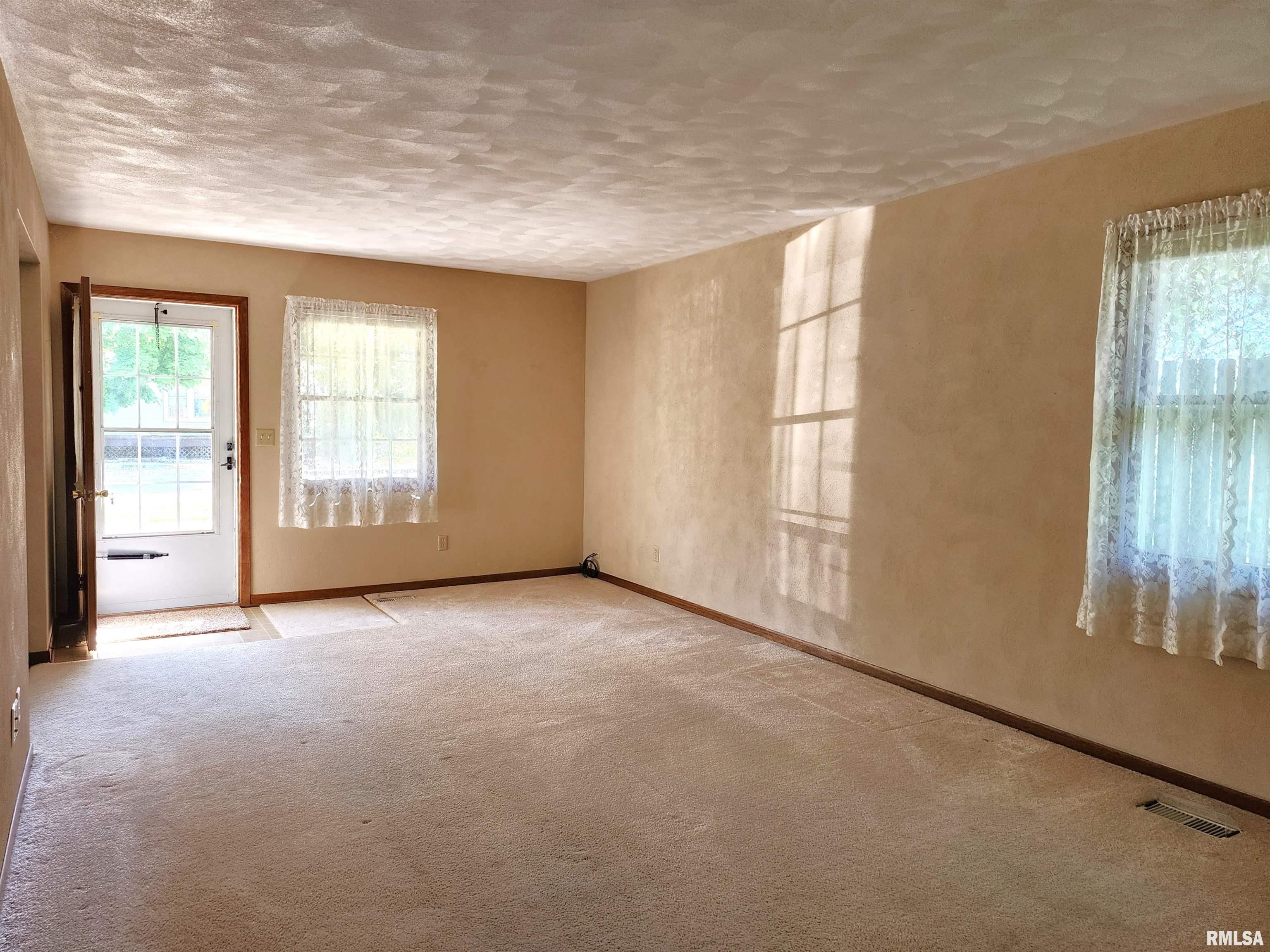 109 North Spring Street Geneseo, IL 61254 - Photo 2 of 23 Gallery Image 2